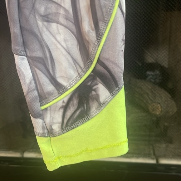Gray & black leggings w/ neon green stripe down the sides w/ hidden pocket XS - Picture 4 of 10